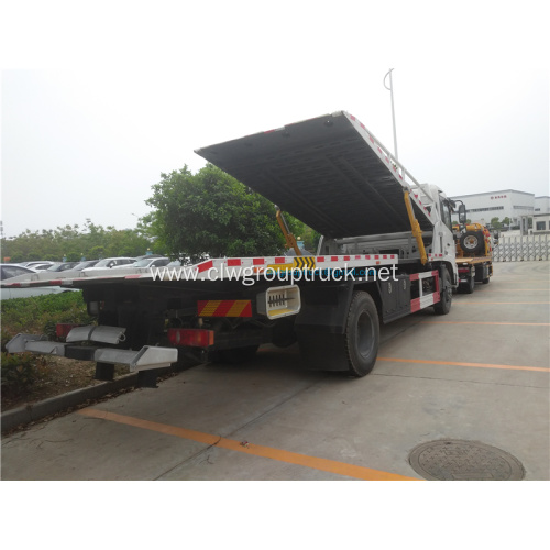 Dongfeng 4x2 flatbed road wrecker in Africa